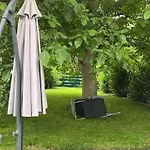 Haus Mit Garten Familie Pabst *
