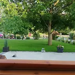 Haus Mit Garten Familie Pabst 펜션 마리아랭코위츠