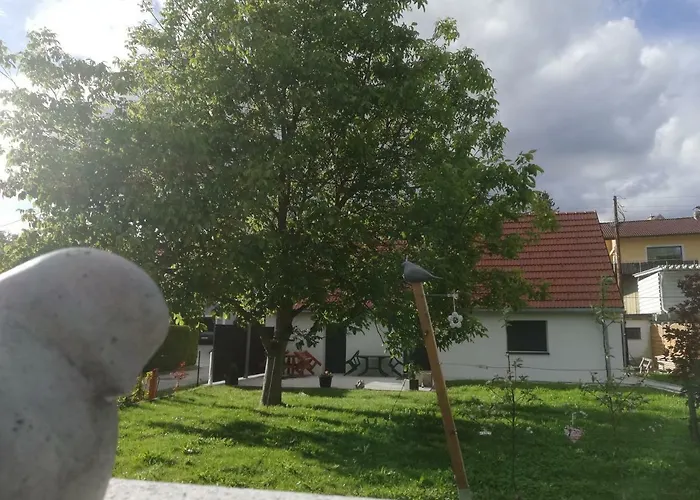 Haus Mit Garten Familie Pabst *