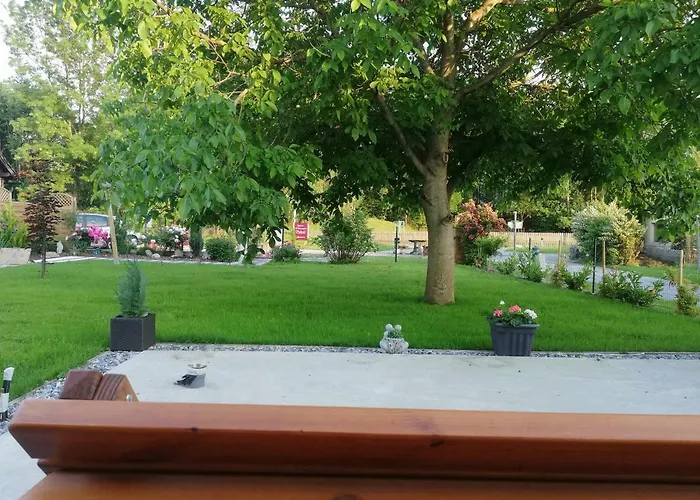 Haus Mit Garten Familie Pabst بيت للعطل Maria Lankowitz